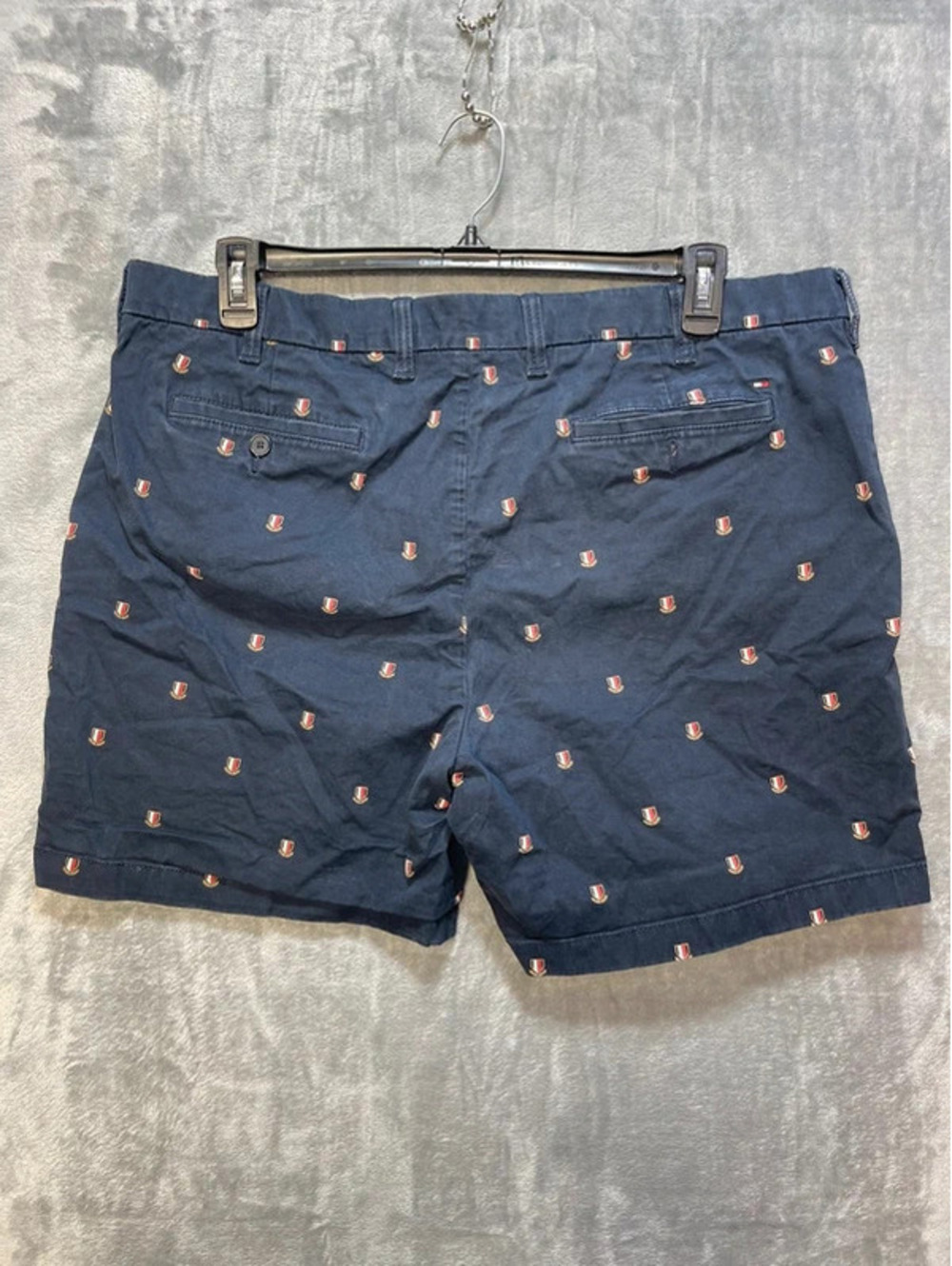 Tommy Hilfiger Mens Flat Front Chino Shorts Navy Crest Embroidered Size 40 - Picture 2 of 7